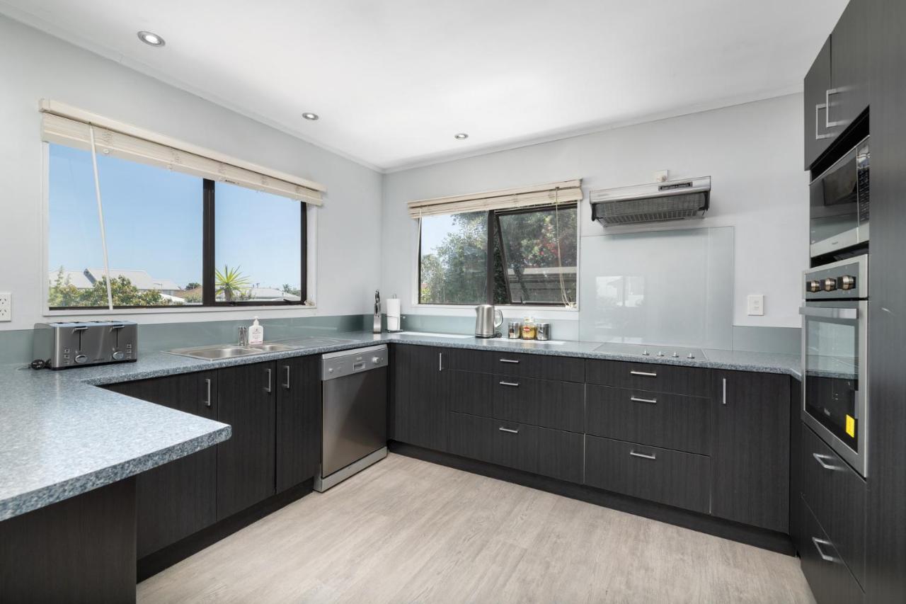 Convenient Family Bach With Easy Access To Blake Park The Beach And Downtown Mount Maunganui Εξωτερικό φωτογραφία